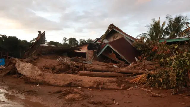 Permukiman di Agam rata tersapu banjir. (Liputan6.com/Novia Harlina)