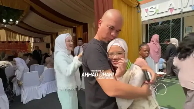 Ahhmad Dhani dan Mulan Jameela acara kelulusan Safeea