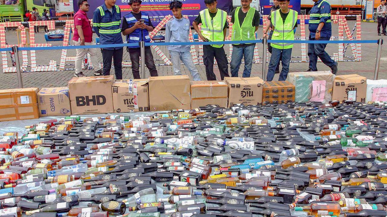 FOTO: Bea Cukai Banten Musnahkan Barang Ilegal Senilai Rp 53,7 Miliar di Tangerang