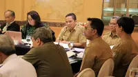Wali Kota Tangerang H. Arief R. Wismansyah menyampaikan paparannya pada acara penilaian pelaksanaan program Adipura Kencana periode tahun 2017 - 2018.
