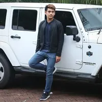 Rindu dengan kepiawaian berakting Giorgino Abraham? Jangan khawatir! Pria tampan yang akrab disapa Gino ini sebentar lagi akan hadir di SCTV dengan sinetron terbarunya yang berjudul Berkah Cinta. (Bambang E. Ros/Bintang.com)