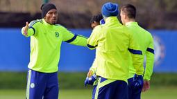 Pemain Pantai Gading yang kembali ke Chelsea dengan status free transfer ini menegaskan akan bertahan tapi hingga detik ini, belum ada pengumuman terkait perpanjangan kontraknya (GLYN KIRK / AFP)