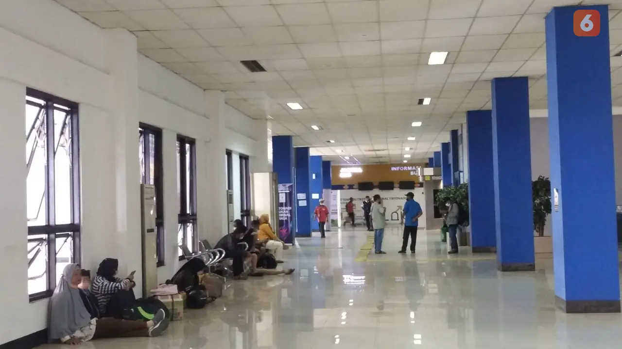 Puncak Mudik di Terminal Tirtonadi Solo