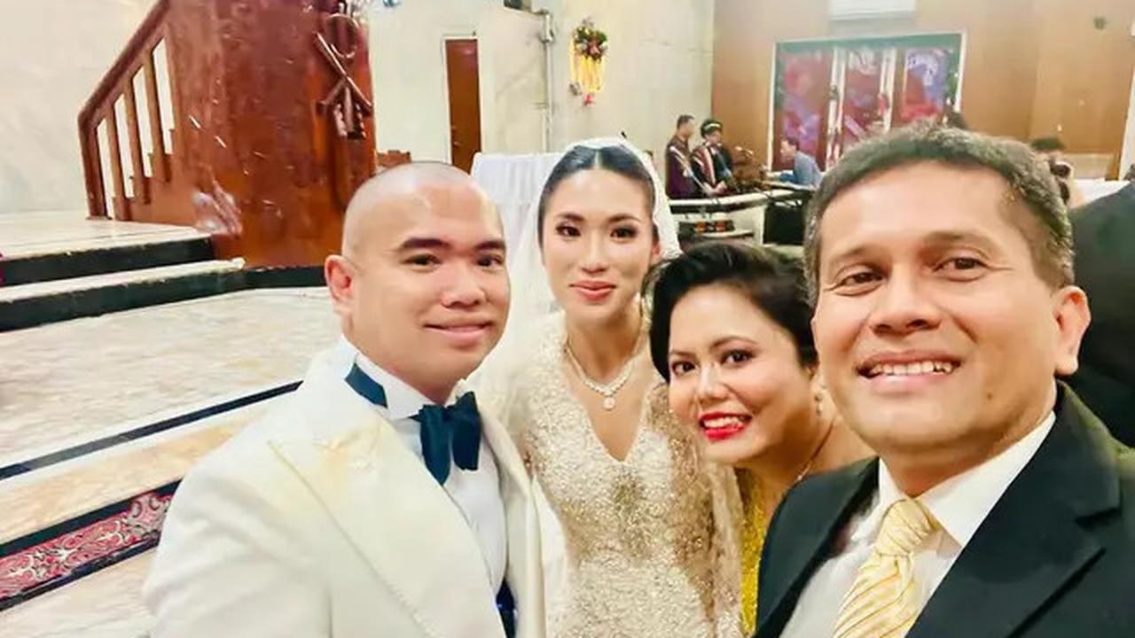 7 Potret Pernikahan Winona Delany dan Frank Hutapea Putra Hotman Paris, Khidmat