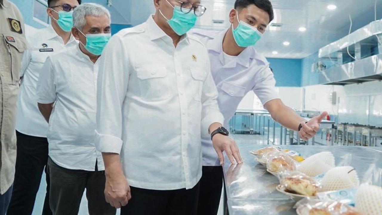 Menteri Koordinator Bidang Pangan Zulkifli Hasan Pastikan Kualitas Program Makan Bergizi Gratis di Wonosobo