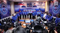 Suasana saat Ketua Umum Partai Demokrat Susilo Bambang Yudhoyono menyampaikan keterangan di DPP Demokrat, Jakarta, Senin (30/10). (Liputan6.com/Faizal Fanani)