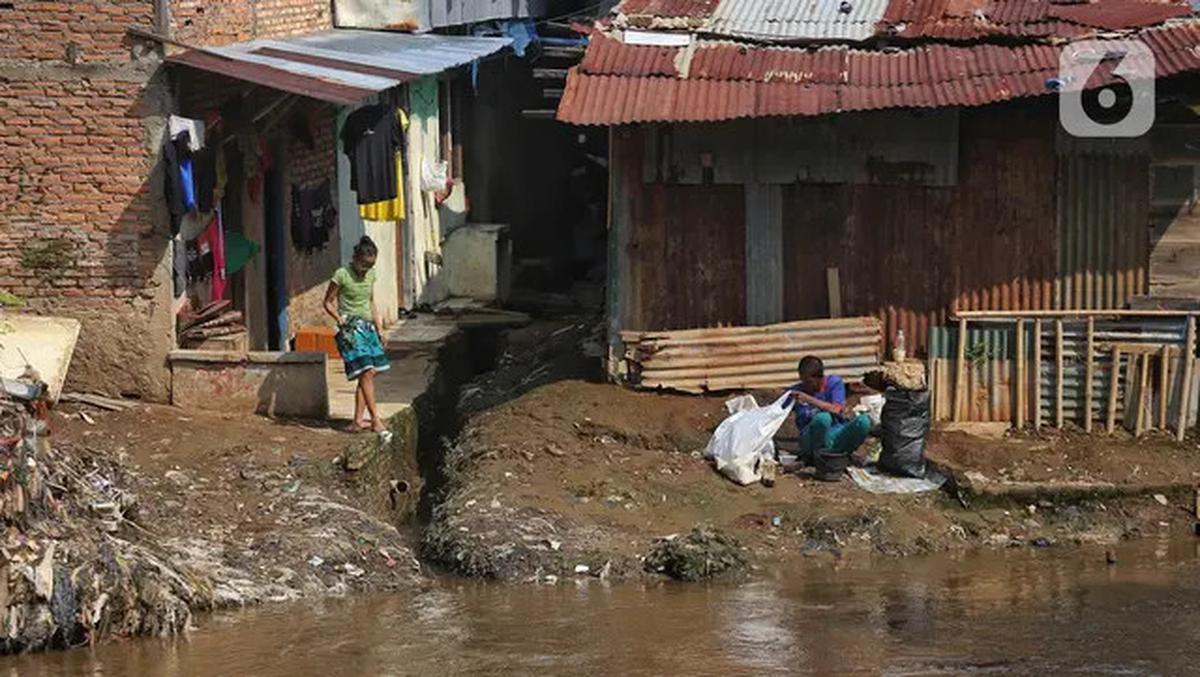 Kehidupan Warga Bantaran di Tengah Rencana Proyek Normalisasi Sungai Ciliwung