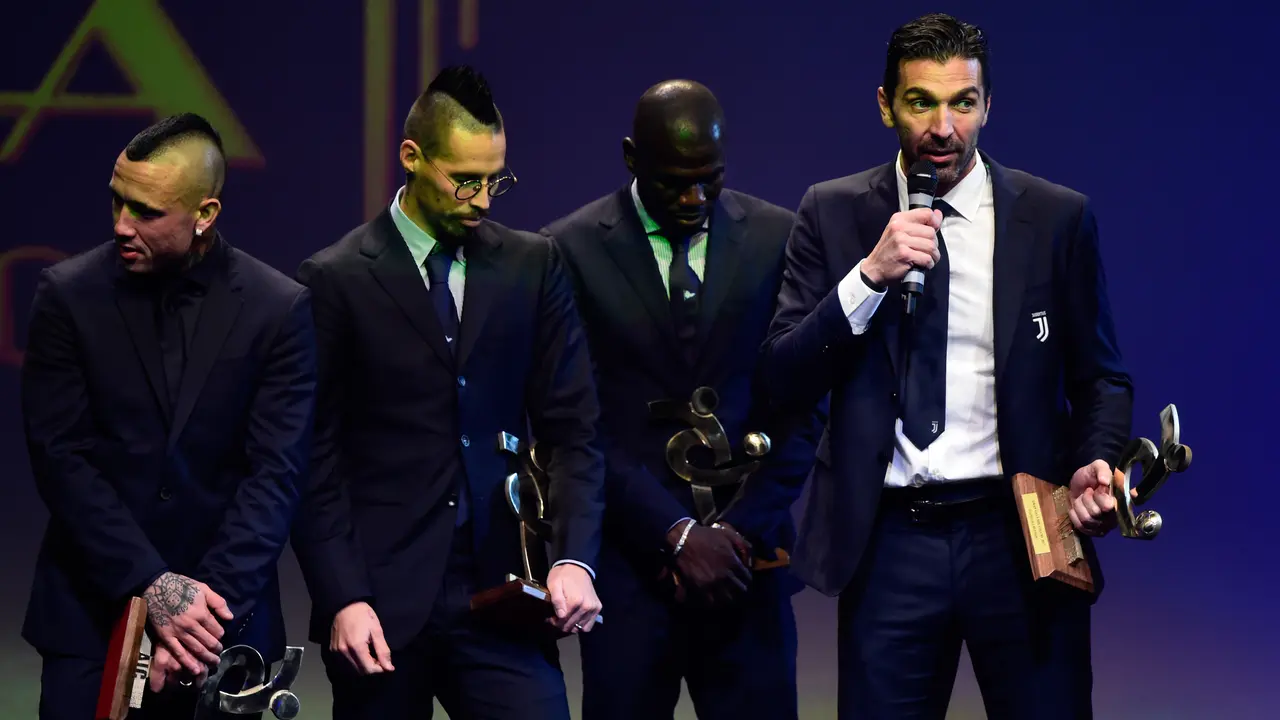 Gianluigi Buffon Pemain Terbaik Serie A 2016/2017