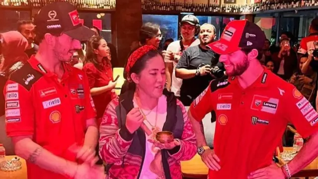 Rara berbincang dengan Pecco Bagnaia dan Enea Bastianini
