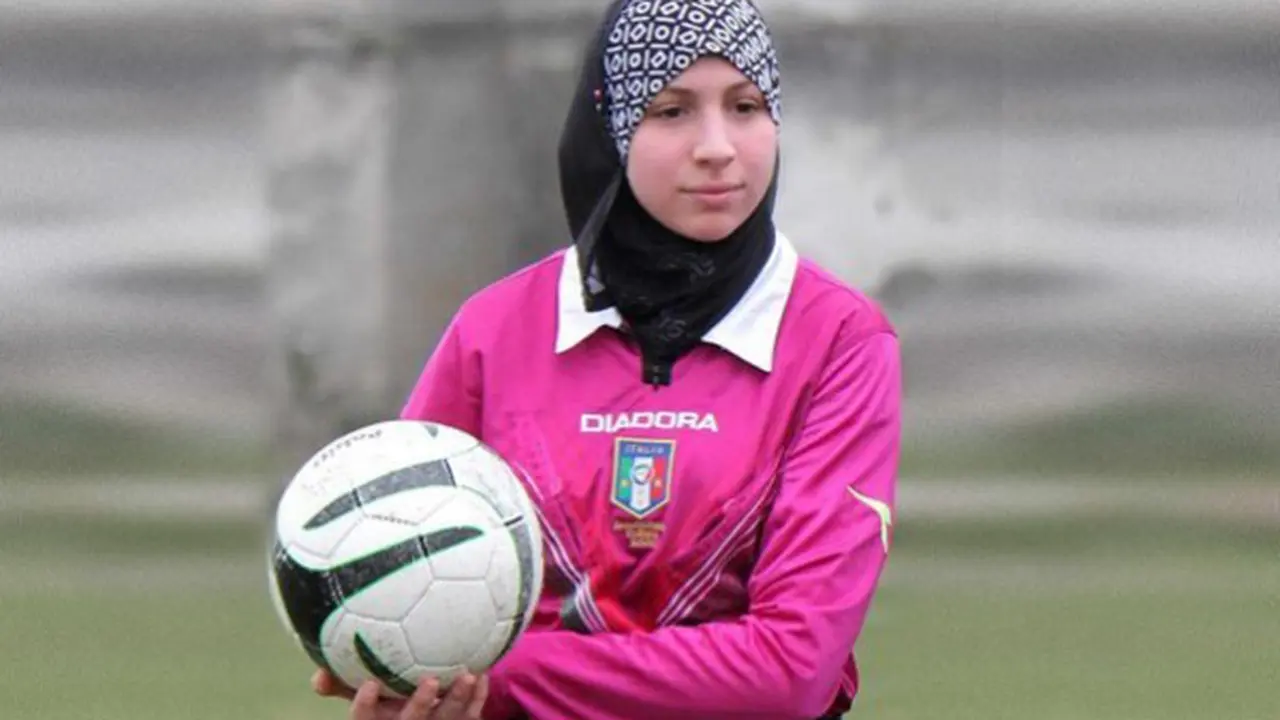 wasit berjilbab