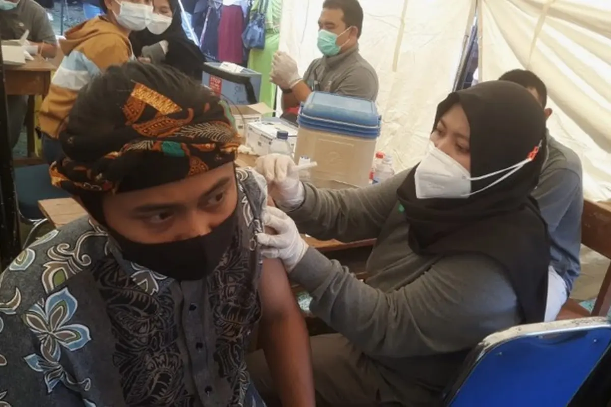 Vaksinasi COVID-19 Masyarakat Adat Banten Kidul