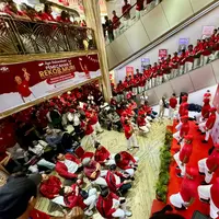 Pusat Grosir Metro Tanah Abang Pecahkan Rekor MURI Busana Merah Putih Terbanyak di Indonesia di Hari Kemerdekaan ke-79 . dok. Pusat Grosir Metro Tanah Abang