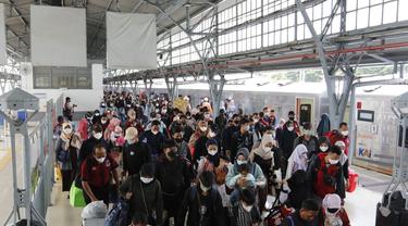 Volume keberangkatan pengguna jasa Kereta Api Jarak Jauh (KAJJ) dari area Daop 1 Jakarta kembali mengalami peningkatan. (Dok KAI)
