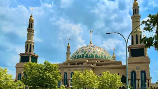 Masjid Islamic Center Samarinda merupakan masjid terbesar kedua di Asia Tenggara