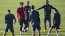 Para pemain Juventus saat mengikuti sesi latihan tim di Juventus Training Center di Turin (5/11/2019). Juventus akan bertanding melawan wakil Rusia, Lokomotiv Moscow pada Grup D Liga Champions di RZD Arena. (Marco Bertorello / AFP)
