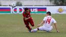 Pemain Timnas Indonesia U-19, Egy Maulana Vikri, saat pertandingan melawan Vietnam pada laga AFF U-18 di Stadion Thuwunna, Yangon, Senin (11/9/2017). Indonesia tertinggal 2-0 di babak pertama dari Vietnam. (Liputan6.com/Yoppy Renato)