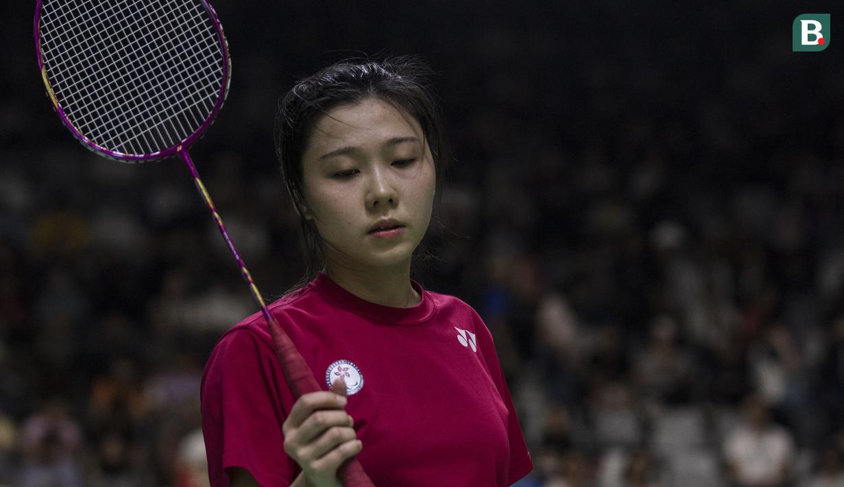 Pebulutangkis Hongkong, Tsz Huen Lam, saat tampil pada Asian Para Games cabang bulutangkis RR 3 di Istora Senayan, Jakarta, Kamis (11/10). (Bola.com/Vitalis Yogi Trisna)