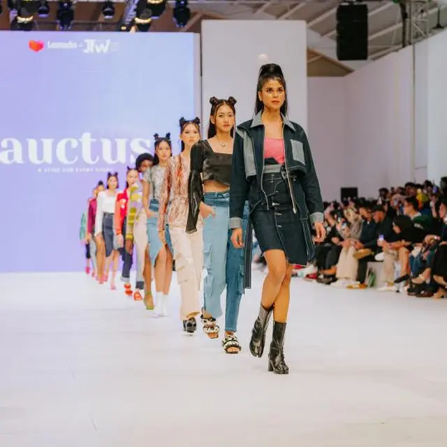 Fashion Show The Auctus