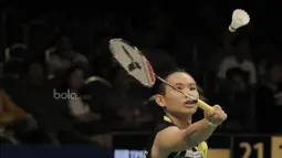 Tunggal putri China Taipei, Tai Tzu Ying, mengalahkan tunggal putri Indonesia, Gregoria Mariska Tunjung pada laga Indonesia Open 2017 di JCC, Kamis, (15/6/2017). Gregoria kalah 13-21 dan 16-21. (Bola.com/M Iqbal Ichsan)