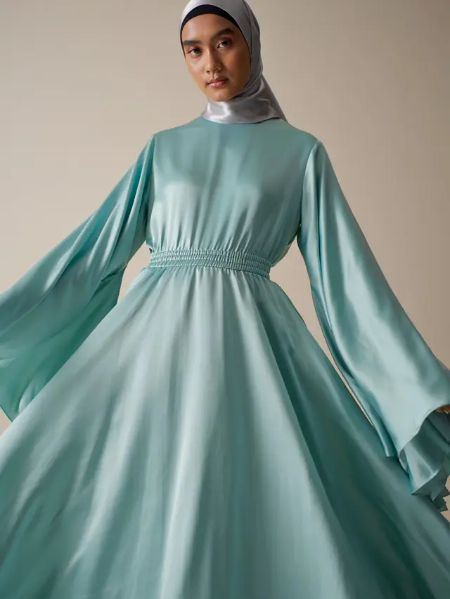 Gamis Payung Kombinasi Kerut di Pinggang