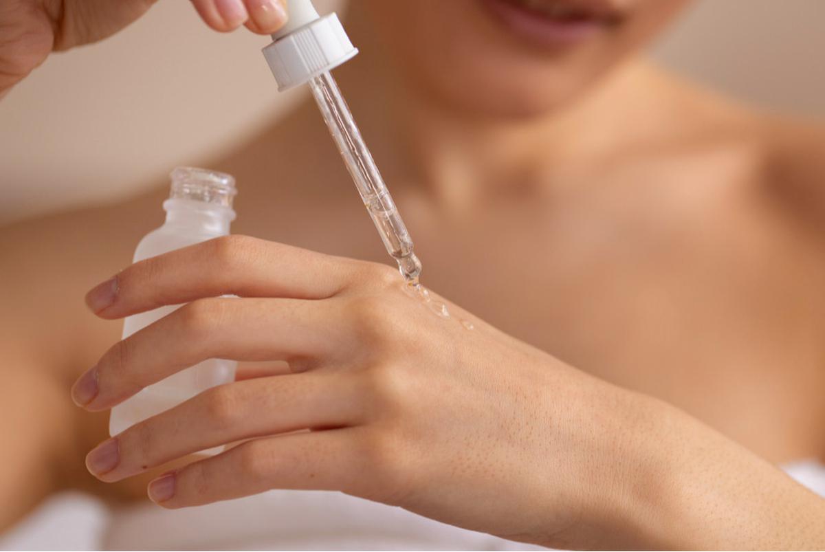 Mengatasi Jerawat dengan Skincare Minimalis: Fokus pada Kebutuhan Kulit