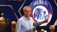 Joel Cornelli, pelatih baru Arema FC. (Bola.com/Iwan Setiawan)