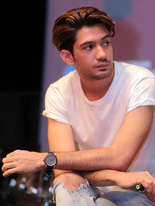 Kualitas akting lelaki kelahiran Bogor itu sudah tak diragukan lagi. Beberapa perannya terbilang sukses. Bahkan, ia telah mengoleksi banyak piala dalam akting. (Deki Prayoga/Bintang.com)