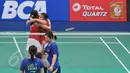 Ekspresi kegembiraan Nitya/Greysia saat menang di babak perempat final Indonesia Open Superseries Premier 2015, Jakarta, Jumat (5/6/2015). Nitya/Greysia menang dengan skor 2-0 (21-15 dan 23-21 ). (Liputan6.com/Herman Zakharia)