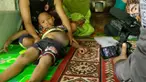 Setiap 1 jam, plastik dan kapas harus diganti untuk membungkus usus T-N.

