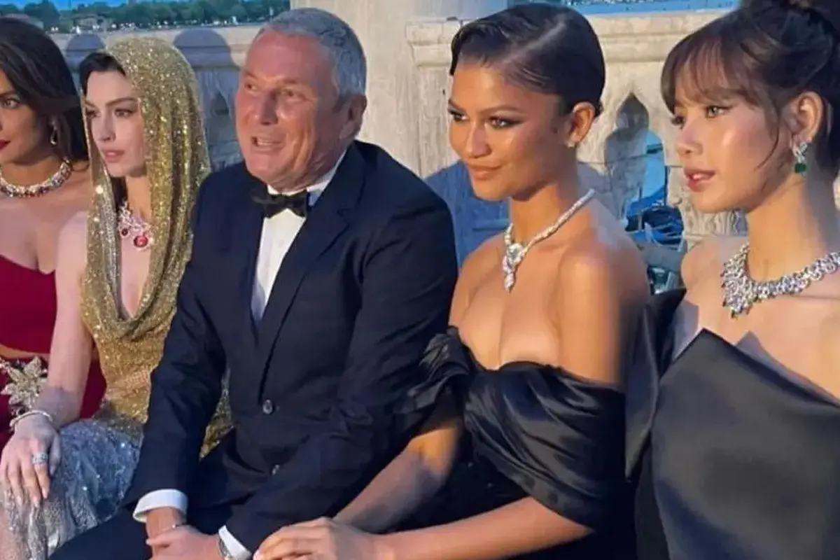 Pesona Disney Princess dari Lisa BLACKPINK, Priyanka Chopra, Zendaya, dan Anne Hathaway di Bulgari