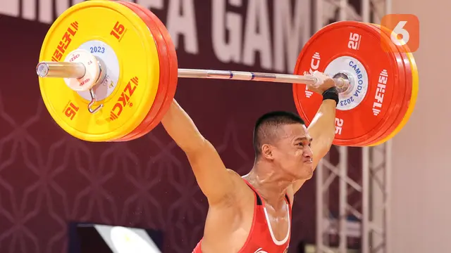 Foto: Otot Kuat Rizki Juniansyah Tambah Medali Emas untuk Indonesia dari Angkat Besi SEA Games 2023