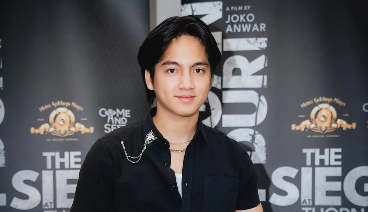 Sandy Pradana bergabung dalam jajaran pemain baru di sinetron religi legendaris ini. Perannya membawa nuansa segar dalam alur cerita yang selalu mengandung pesan moral mendalam. Kehadirannya tentunya sangat dinantikan penonton. Sandy Pradana memulai kariernya tahun 2018 lewat sinetron Cinta Misteri. Sinetron tersebut dibintangi oleh Megan Domani, Febby Rastanty hingga Cassandra Lee. (Liputan6.com/IG/@sandypradana88)