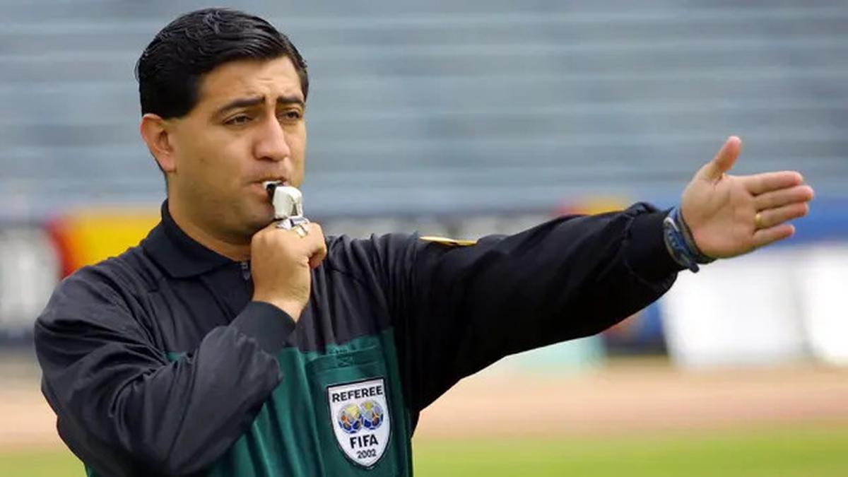 4 Wasit Terburuk dalam Sejarah Sepak Bola: Bahkan di Piala Dunia pun Ada