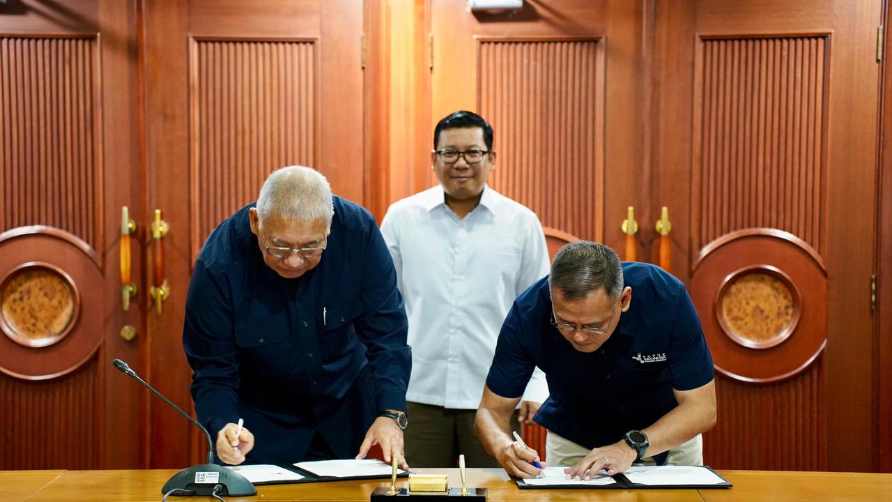 PT Pupuk Indonesia (Persero) berupaya meningkatkan kesejahteraan petani dengan memperkuat kemitraan melalui program Makmur bersama Perum Bulog