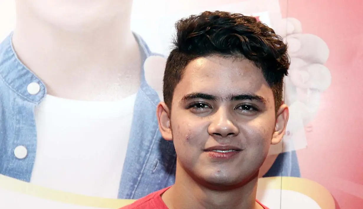 Meski beberapa tahun dekat dengan Prilly, Ali menegaskan tidak ada rasa rindu dengan gadis yang pernah dikabarkan dekat tersebut. Meski demikian, ia tetap baik saat keduanya kembali ketemu. (Deki Prayoga/Bintang.com)