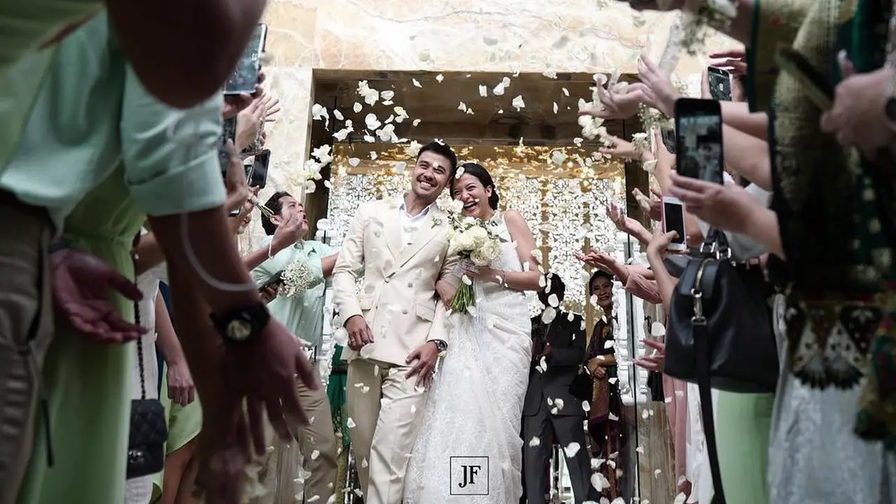 [Bintang] Pernikahan Chicco Jerikho dan Putri Marino