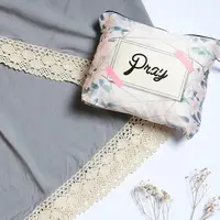 kini mukena bukan sekadar menjadi peralatan ibadah saja, melainkan menjadi bagian dari tren fashion muslimah (Foto: Mukena Jumuna)