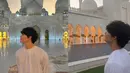 Song Geon Hee Kunjungi Sheikh Zayed Grand Mosque. (Foto: Instgaram/ songgeonhee)