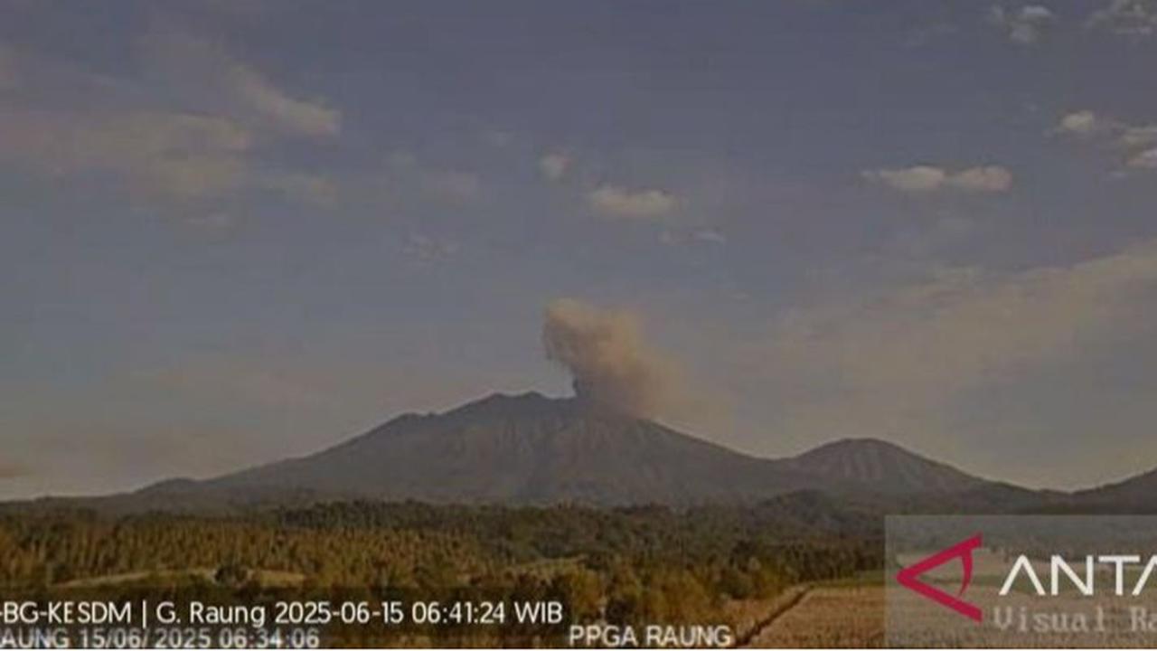 Gunung Raung Erupsi, Tinggi Kolom Letusan Capai 1.200 Meter