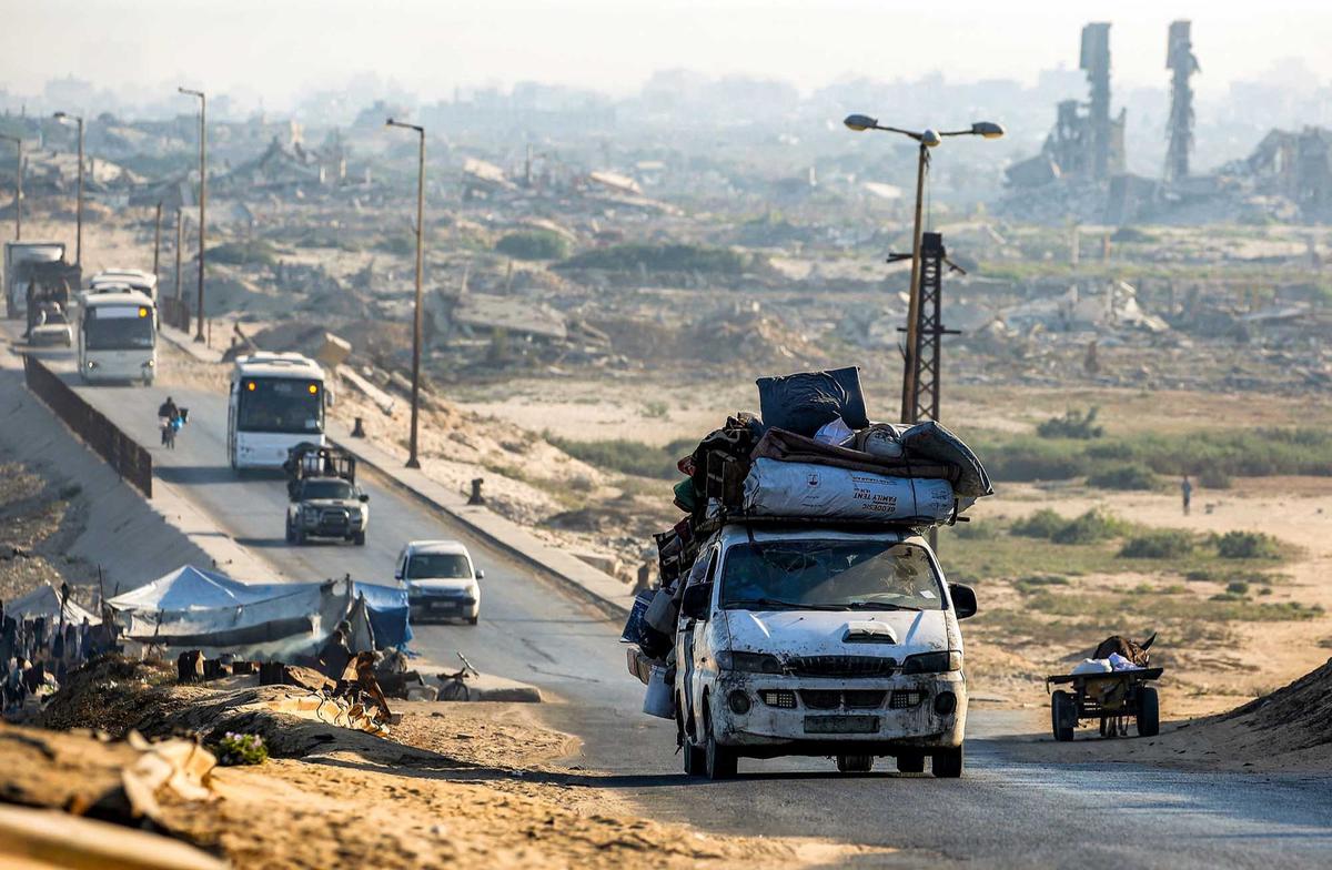 FOTO: Kota Gaza Jadi Zona Pertempuran, Warga Kembali Mengungsi