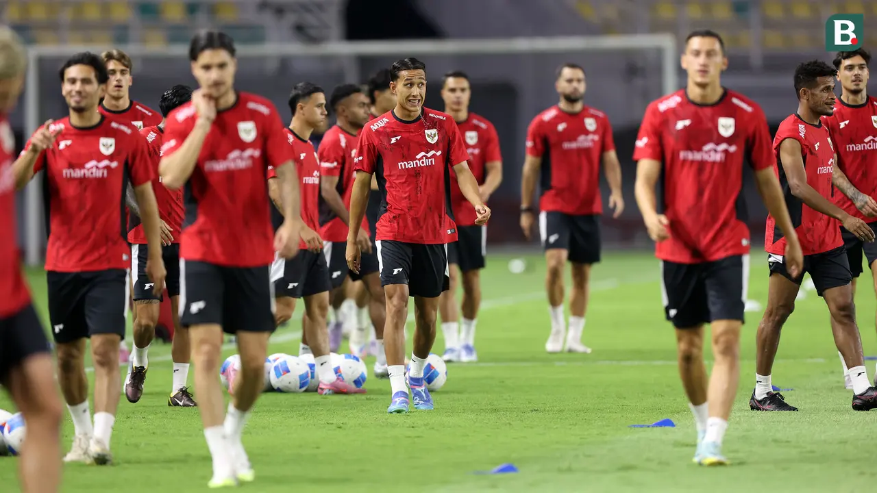 Foto: Siap Debut! Miliano Jonathans dan Mauro Zijlstra Tampak Jalani OT Timnas Indonesia Jelang Lawan Chinese Taipei