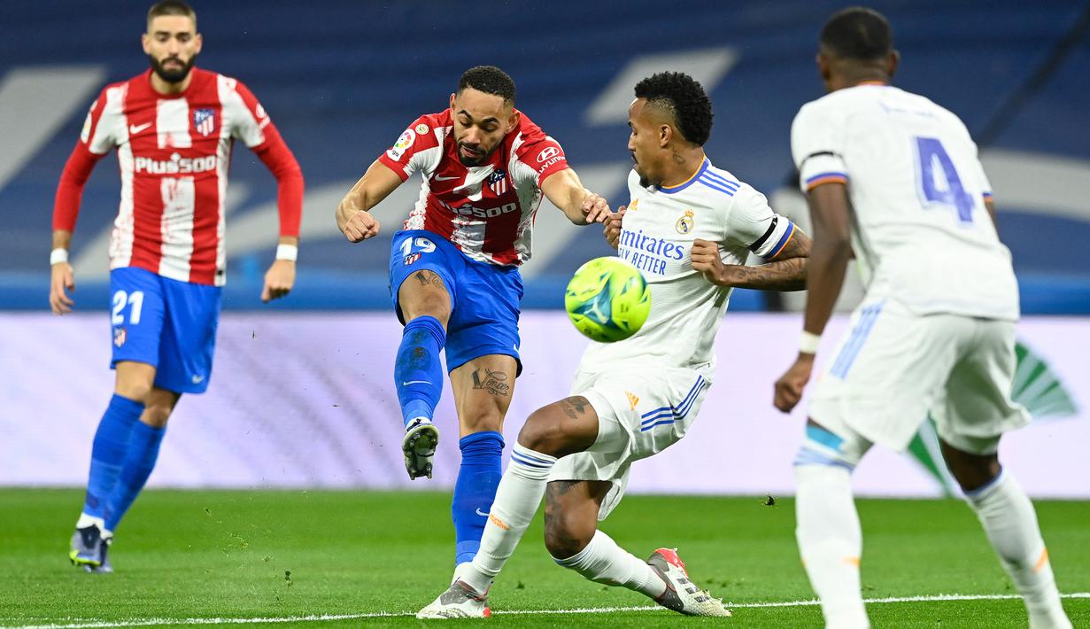 Atletico Madrid mengambil inisiatif penyerangan terlebih dahulu di awal laga. Namun belum ada peluang matang yang didapat Matheus Cunha dan kawan-kawan di depan gawang Real Madrid. (AFP/Oscar Del Pozo)