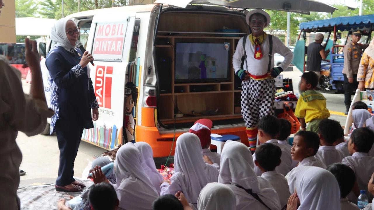 Askrindo-KemenPPA Salurkan Dukungan Pendidikan dan Kesehatan untuk Anak Pesisir