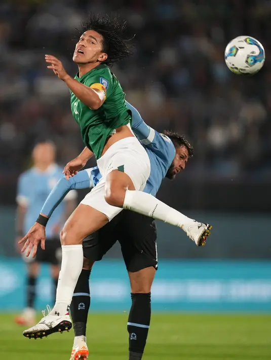 Keunggulan itu membuat Uruguay terlihat lebih bersemangat. Beberapa serangan dilancarkan dan menghasilkan peluang, namun belum berujung gol. (AP Photo/Matilde Campodonico)