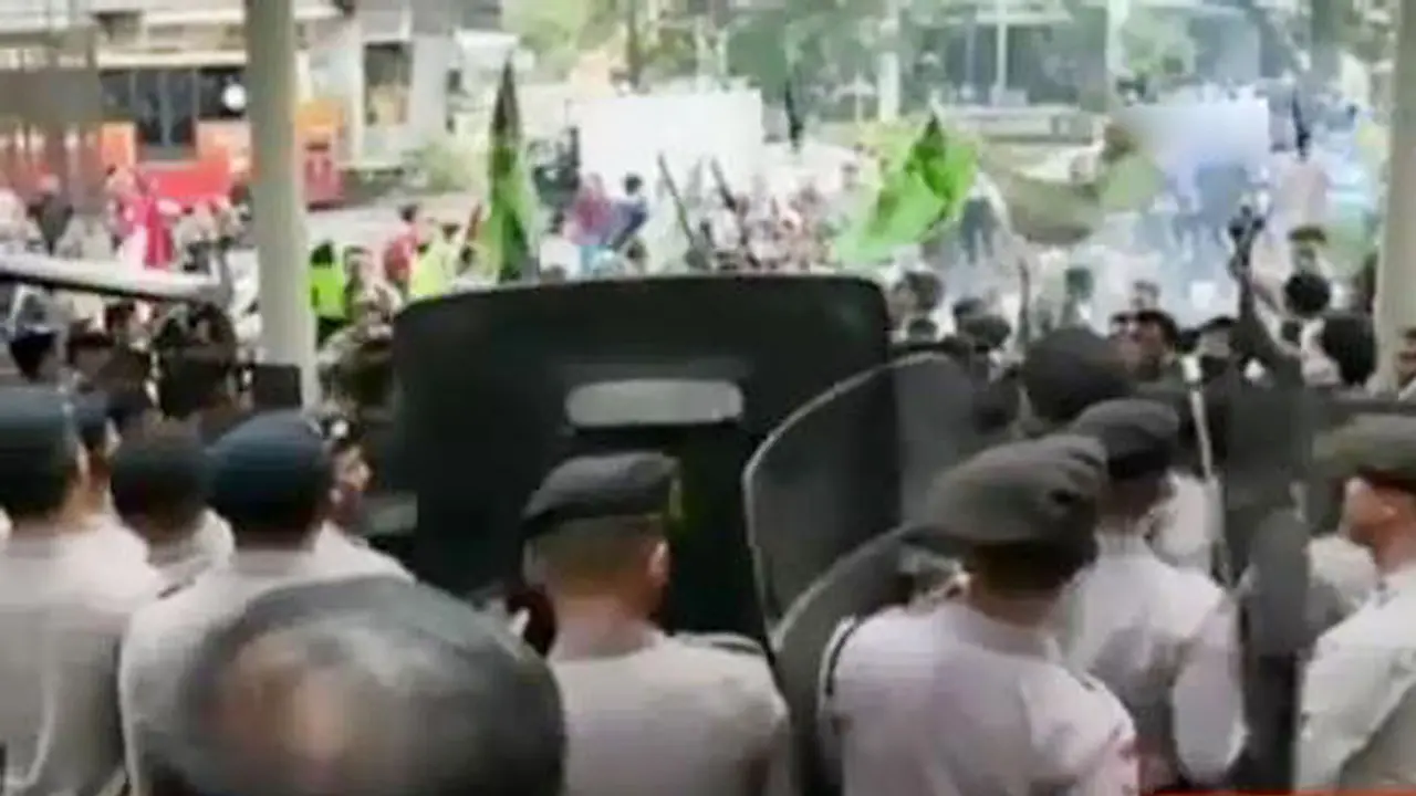 Segmen 2: Demonstrasi HMI Ricuh hingga Bursa Calon Gubernur DKI