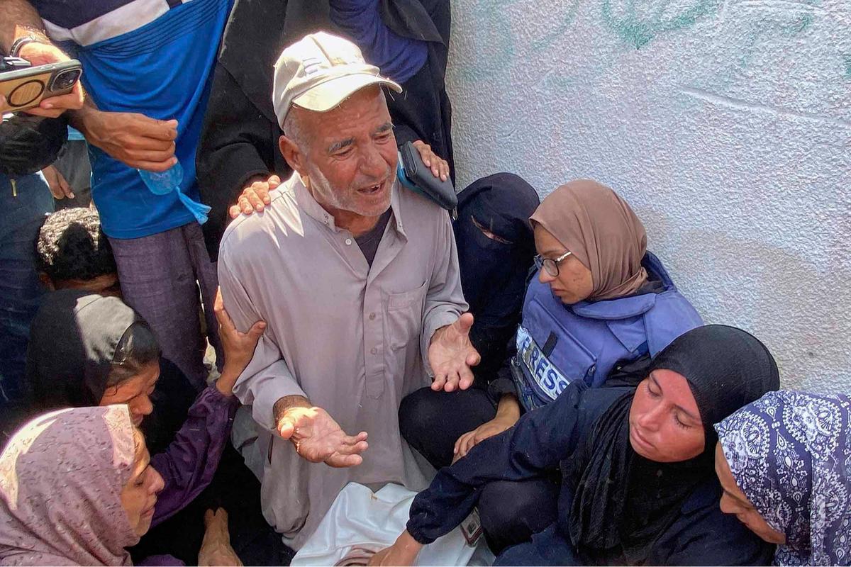 FOTO: Serangan Israel ke RS Nasser Tewaskan 5 Jurnalis, Total 245 Wartawan Gugur di Gaza