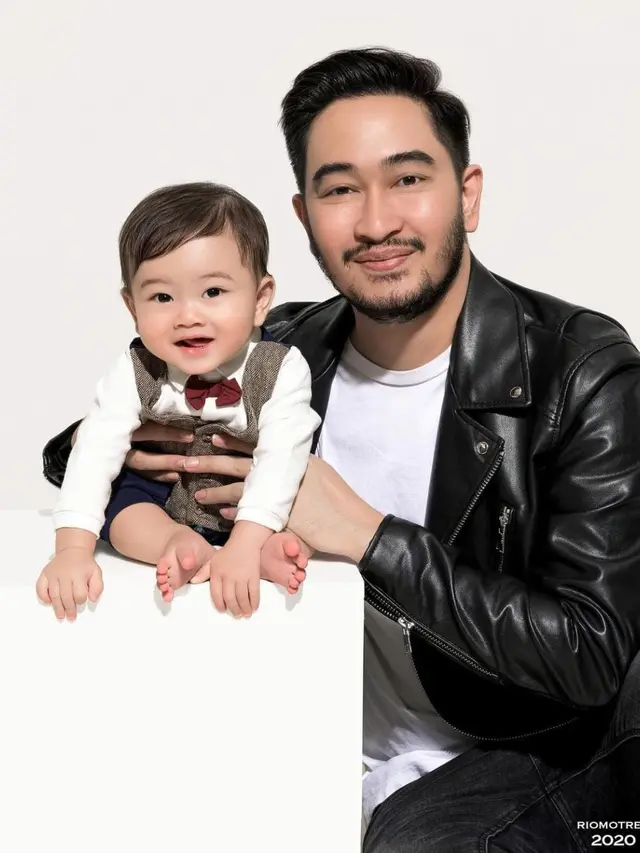 Potret Jeje Govinda dengan Zyan Anak Laki-lakinya