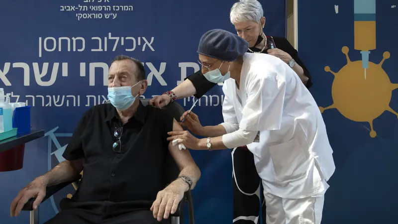 Vaksin COVID-19 Dosis Ketiga untuk Lansia Israel