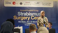 Ketua PERDAMI Jaya dr. Julie Dewi Barliana mengingatkan mata juling pada anak perlu dideteksi dan ditangani sejak dini. Kondisi ini bukan sekadar persoalan penampilan, tetapi juga fungsi penglihatan. (Foto: Aditya Eka Prawira/Liputan6.com)