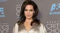 Ovarium Diangkat, Angelina Jolie Tak Bisa Punya Anak Lagi 